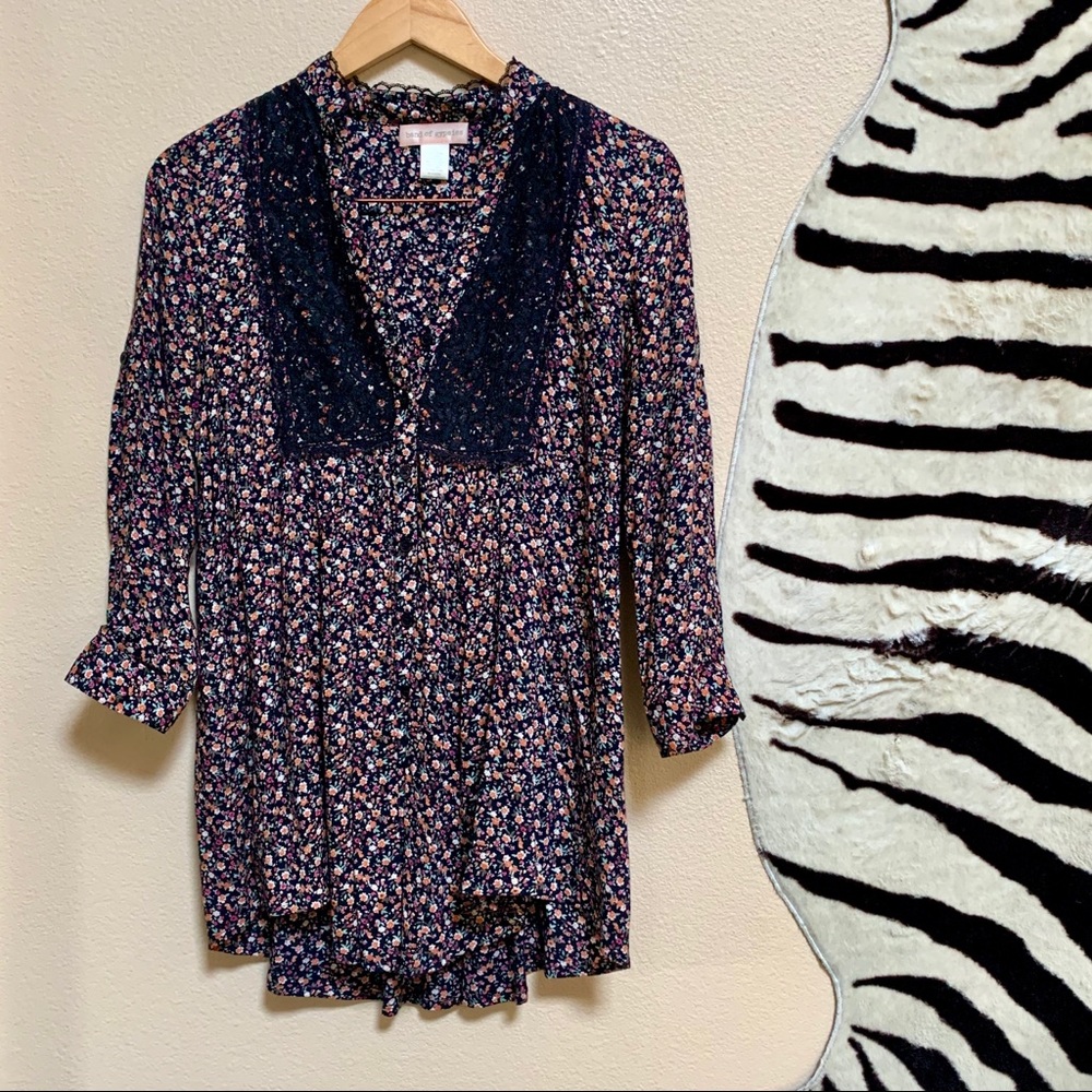 BAND OF GYPSIES BOHO STYLE LS top with floral/lace